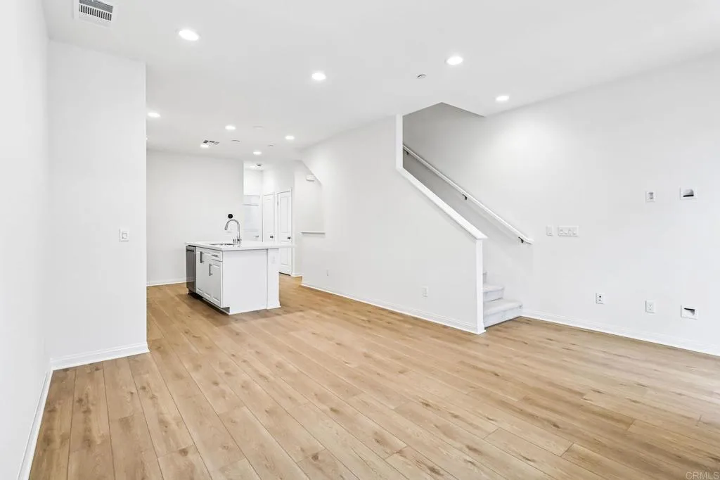 https://cdn.realtyfeed.com/cdn/127/306669814/b6487e30ad8c31f88c057410e37edc7a.webp