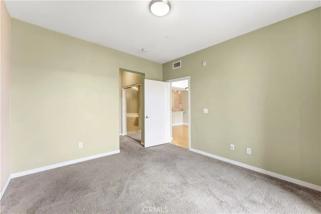 Photo #12: PT26050627 Listing: Photo #12