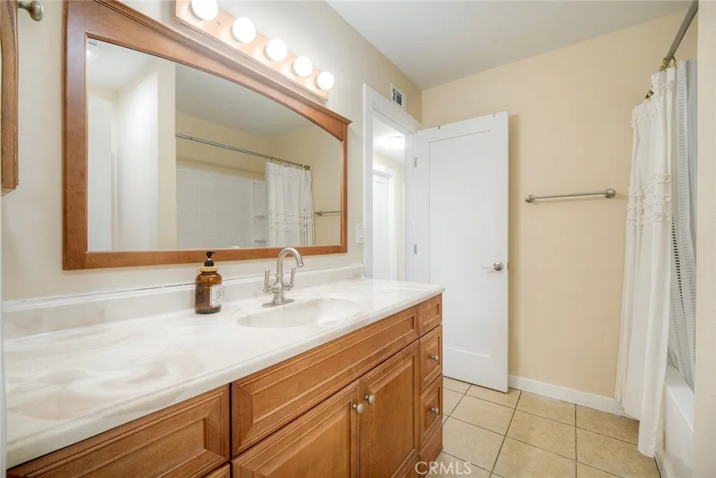 https://cdn.realtyfeed.com/cdn/127/306669855/32b16d4c94de44a4d89599fc449611a2.webp