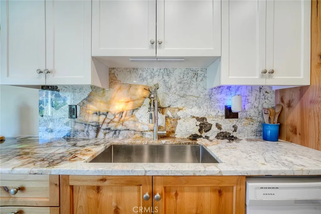 https://cdn.realtyfeed.com/cdn/127/306669855/4b2ef105dd4b4849a41befe0162d2f24.webp