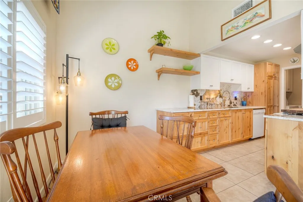 https://cdn.realtyfeed.com/cdn/127/306669855/e4dbfc84533b065ddb433ab3a3d4e404.webp