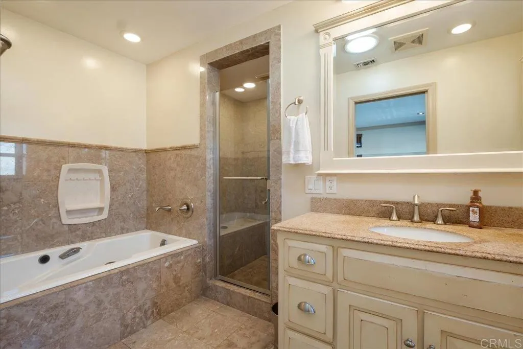 https://cdn.realtyfeed.com/cdn/127/306669865/37dfe54e73831c438a2b5371dc44161b.webp