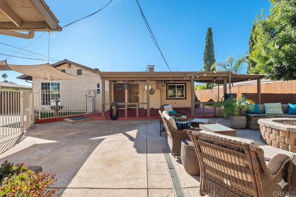https://cdn.realtyfeed.com/cdn/127/306669865/c438c57debe16c8752f384a4156db959.webp