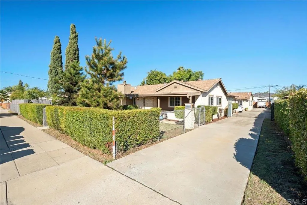 https://cdn.realtyfeed.com/cdn/127/306669865/d76358843ea242e326b0f624796d5919.webp