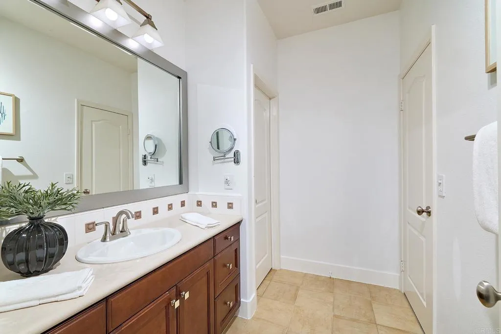 https://cdn.realtyfeed.com/cdn/127/306669871/754308ffa76eeab7e8c787115816ff18.webp
