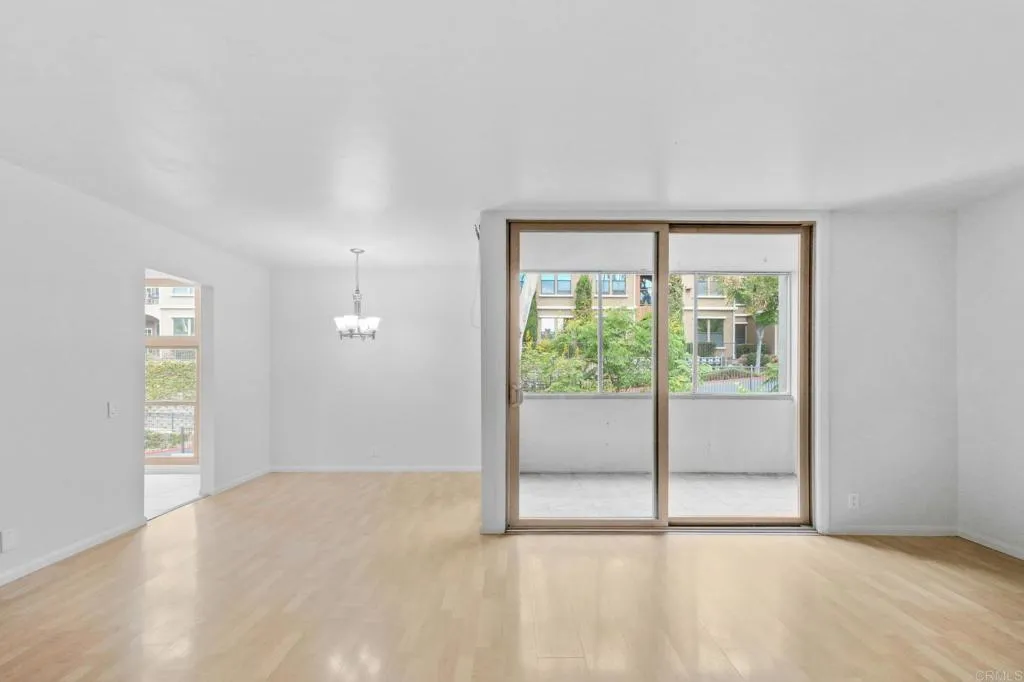 https://cdn.realtyfeed.com/cdn/127/306669923/dcd4d6693512ae57a4f24c334d118a01.webp