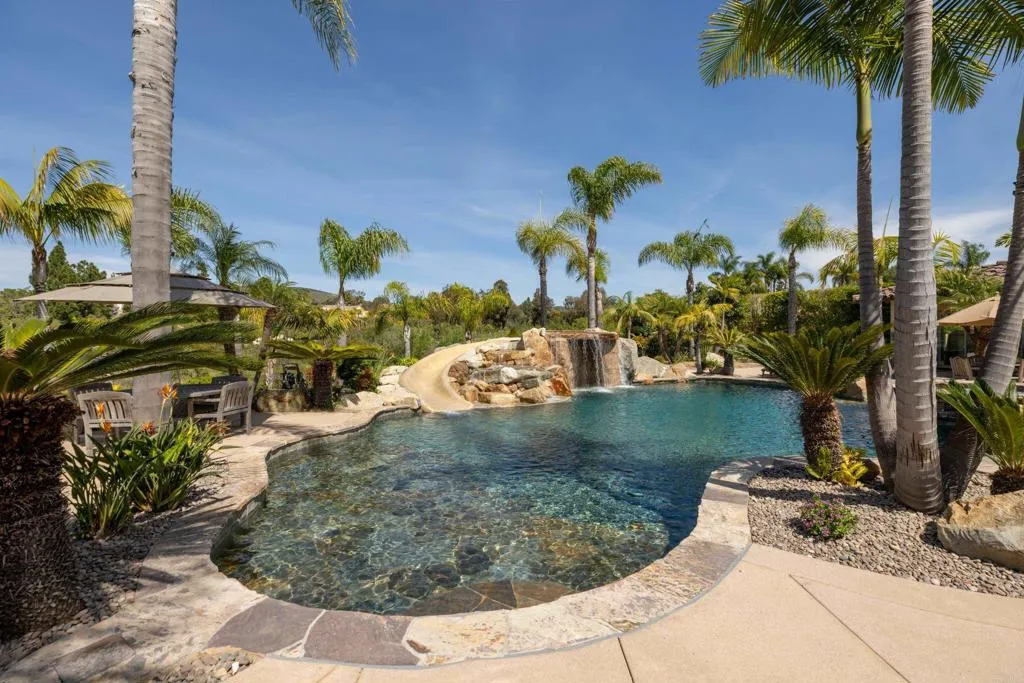 https://cdn.realtyfeed.com/cdn/127/306669931/173cfa66213a0f6740d42b4827d1eeaa.webp