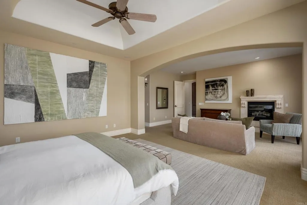 https://cdn.realtyfeed.com/cdn/127/306669931/184cd74d26fa57a8a88a9aea21a50190.webp