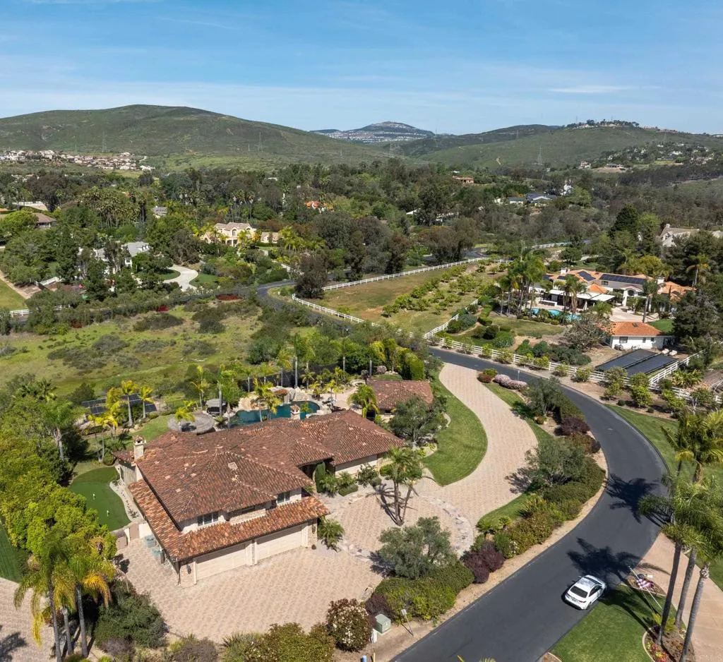 https://cdn.realtyfeed.com/cdn/127/306669931/458a9c03c7e8306035acf9fc9b687099.webp