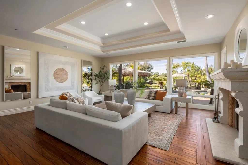 https://cdn.realtyfeed.com/cdn/127/306669931/8acf363606b181d489bfd716502cc2c1.webp
