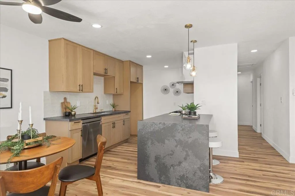 https://cdn.realtyfeed.com/cdn/127/306669994/b83f6be45dcb5e8f9718744a41022c98.webp