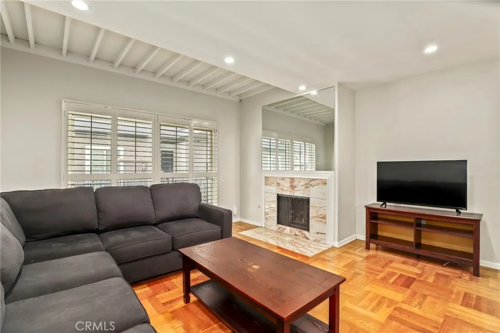 6525 La Mirada Avenue Unit 112, Los Angeles, CA 90038 - Photo 3 of 29, Los Angeles, CA
