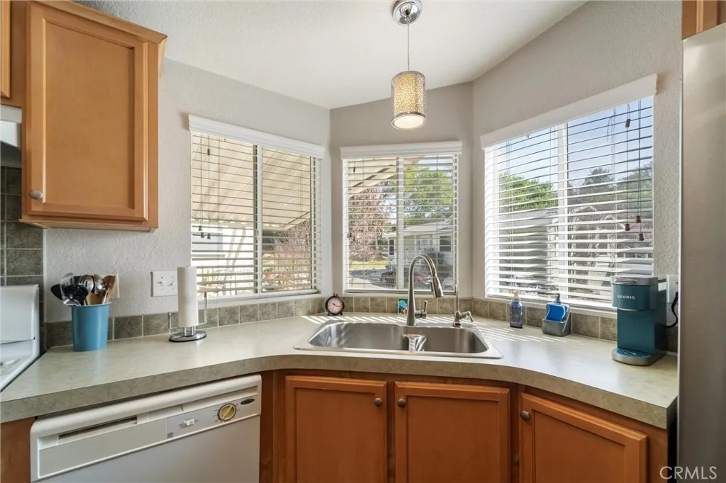 https://cdn.realtyfeed.com/cdn/127/306670024/65cda821a047f27b40a7d21114f43e7f.webp