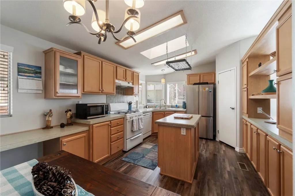 https://cdn.realtyfeed.com/cdn/127/306670024/855ecf3e4e0ba6ee65c88756d547ee8b.webp