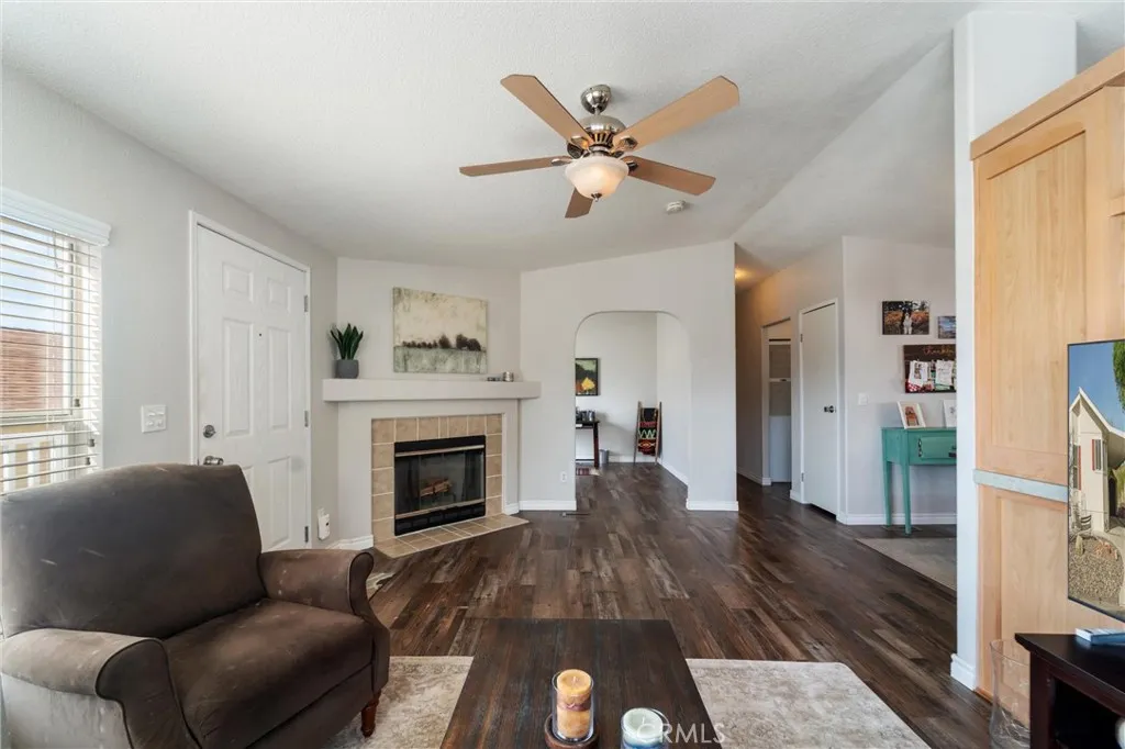 https://cdn.realtyfeed.com/cdn/127/306670024/a5aeef0bf864f2d2cd6c065835e59493.webp