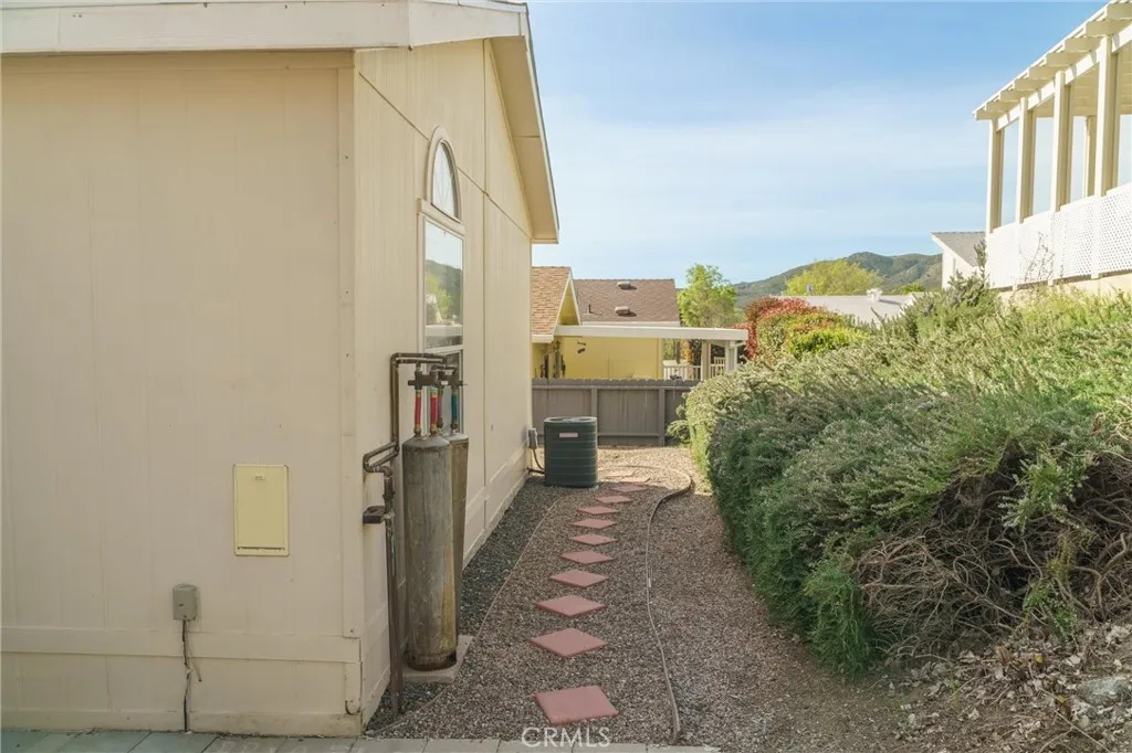 https://cdn.realtyfeed.com/cdn/127/306670024/bd310e619ed215ffa47889d34f536ad3.webp