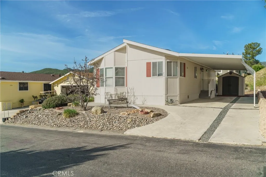 https://cdn.realtyfeed.com/cdn/127/306670024/f32b7aecd0b7f68c054c629e3663a79c.webp
