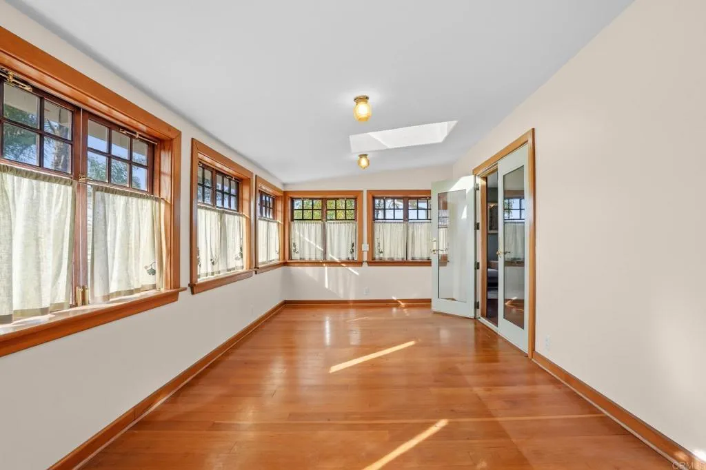 https://cdn.realtyfeed.com/cdn/127/306670025/ca689d110e2c743bbe01639701bc59c2.webp