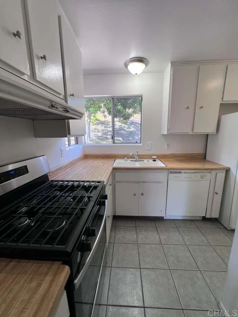 https://cdn.realtyfeed.com/cdn/127/306670066/bb8dc951de5186d7674765a09ed7dc88.webp