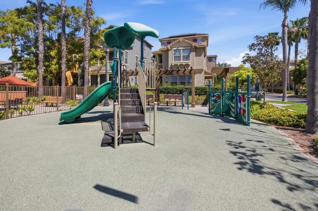 https://cdn.realtyfeed.com/cdn/127/306670072/9713bc2e6e6e0f430007dd5f083b5f4b.webp