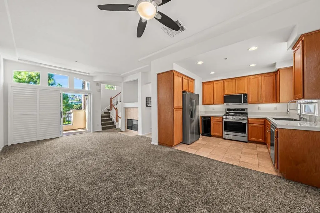 https://cdn.realtyfeed.com/cdn/127/306670092/a0d3be1b5913643547811ccd47039ea8.webp