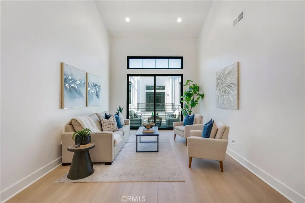 Photo #1: IG26057080 Listing: Photo #1