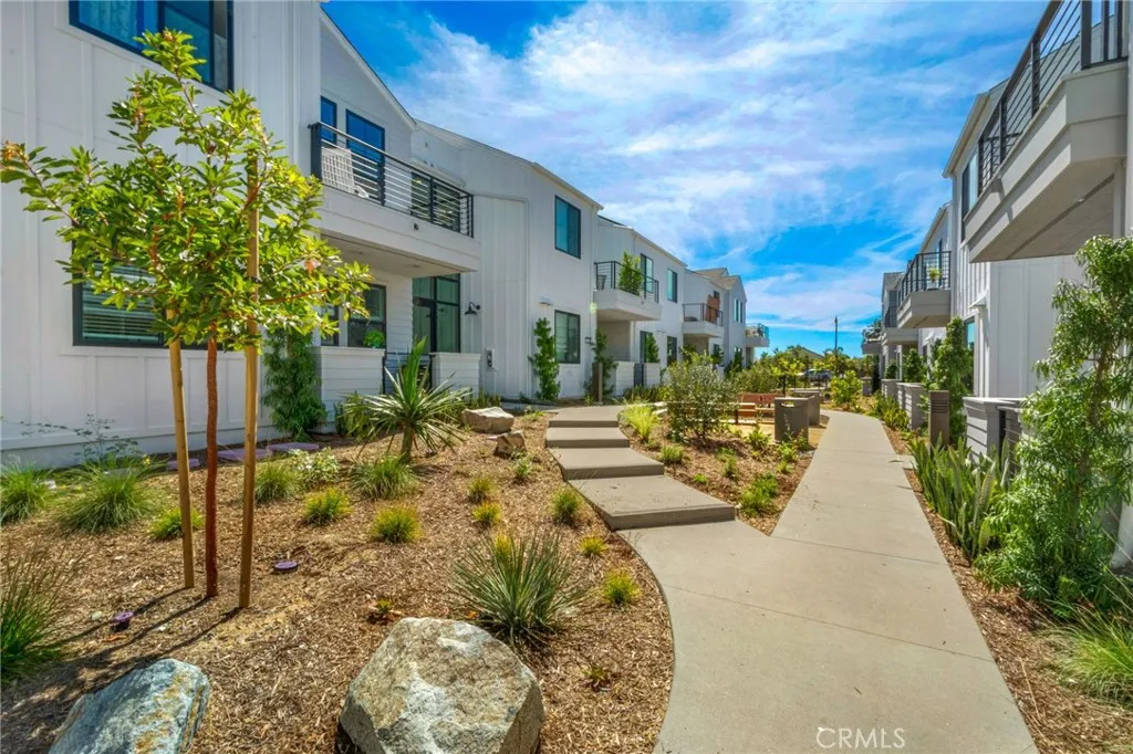 https://cdn.realtyfeed.com/cdn/127/306670171/c1d4aa798f02feb1fbf8e012f985a55d.webp