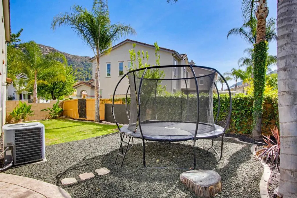 https://cdn.realtyfeed.com/cdn/127/306670175/0803a6832f0ca1b509de08be994aac47.webp