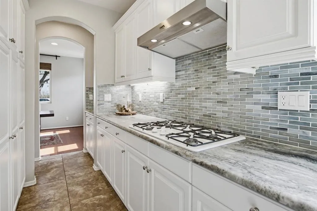 https://cdn.realtyfeed.com/cdn/127/306670175/10f53a96ce0429249ef18bd9967d5e4a.webp