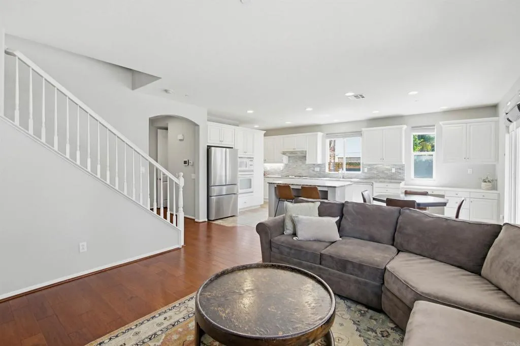 https://cdn.realtyfeed.com/cdn/127/306670175/3d523902fc6b1b3ef17e352f38f33c6c.webp
