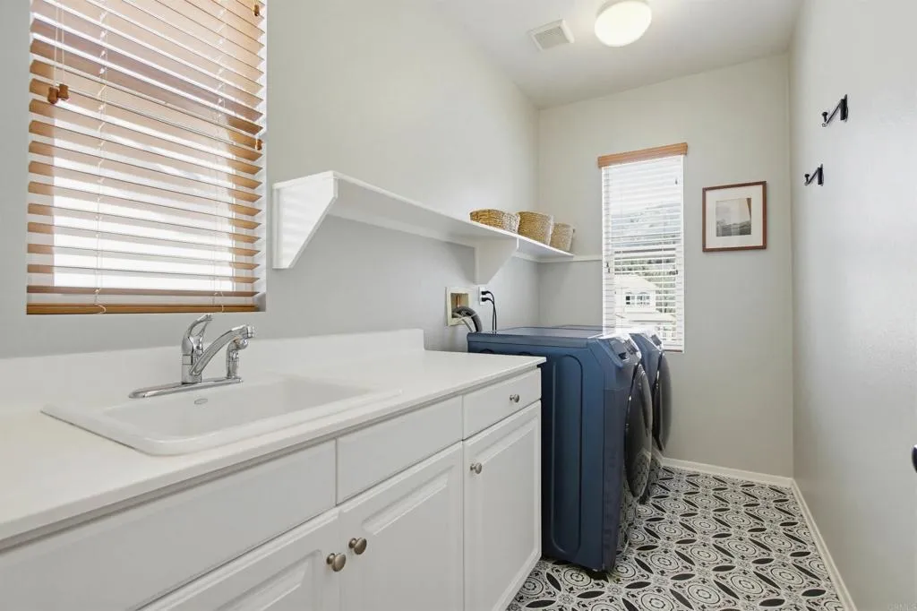https://cdn.realtyfeed.com/cdn/127/306670175/55a547926b276e25eef0758eb46053bf.webp