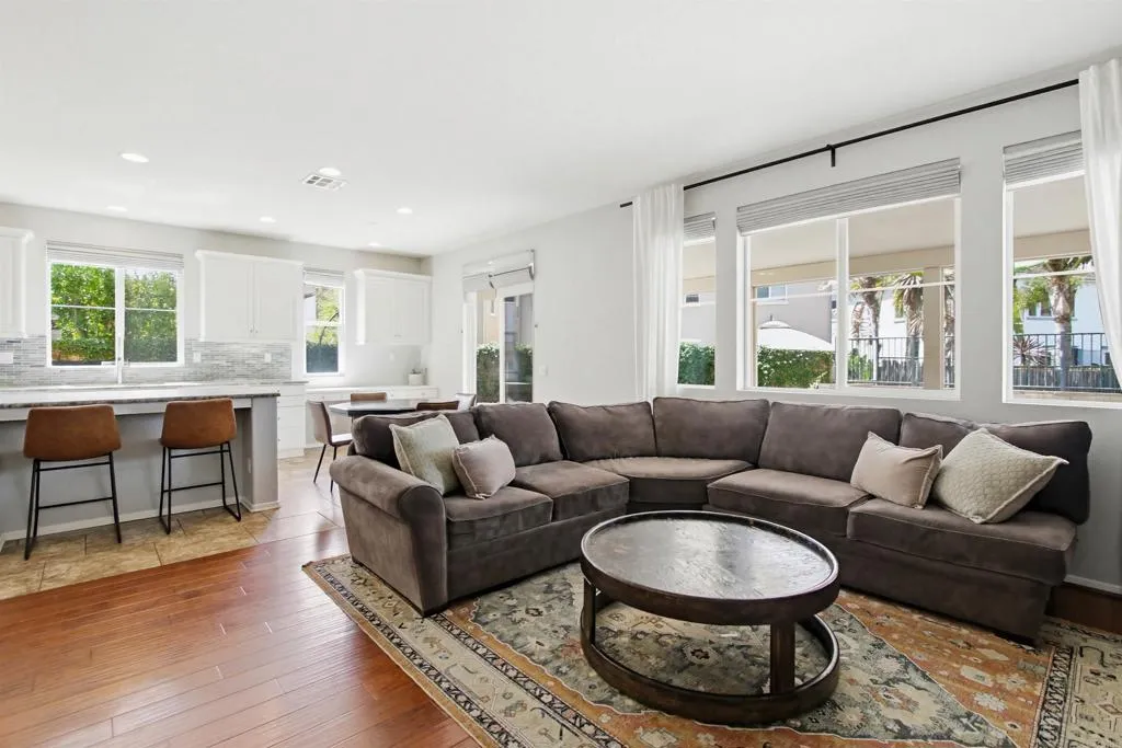 https://cdn.realtyfeed.com/cdn/127/306670175/63092f8029ad48b75a9a2ca13d9ee8c3.webp
