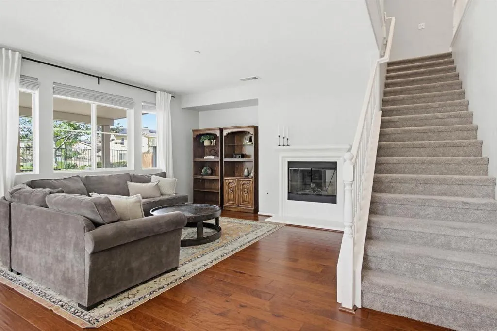https://cdn.realtyfeed.com/cdn/127/306670175/6e1dedb0101233cdd6984ab2ac18c7fd.webp