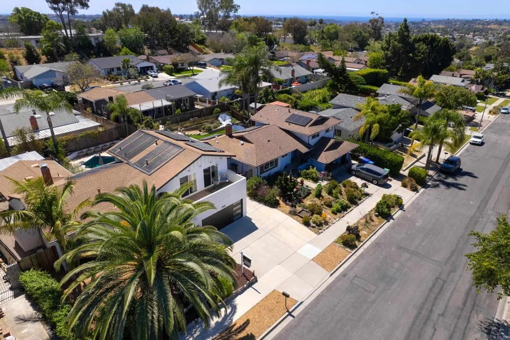 https://cdn.realtyfeed.com/cdn/127/306670182/175d1c0f7633208e1f60a17e3e98e875.webp