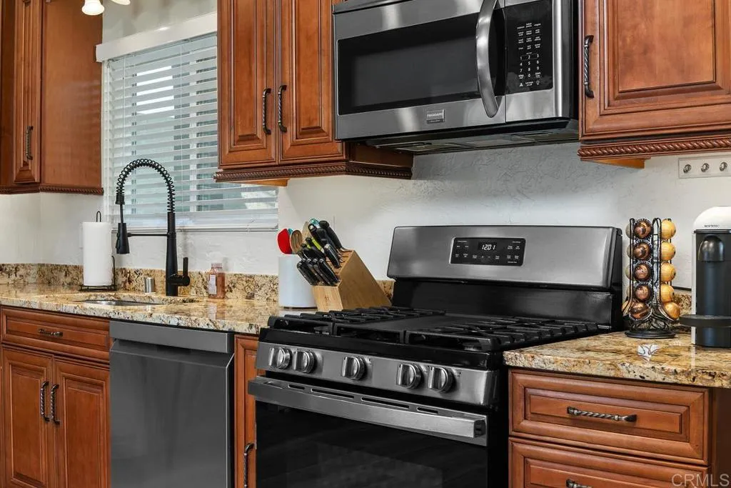 https://cdn.realtyfeed.com/cdn/127/306670182/5562ed9a2ccd7aa5bf48eec8686c30c0.webp