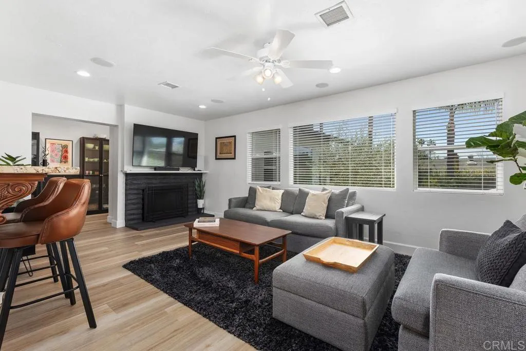 https://cdn.realtyfeed.com/cdn/127/306670182/67a20359a57e7e14cd144d2fb15ae589.webp