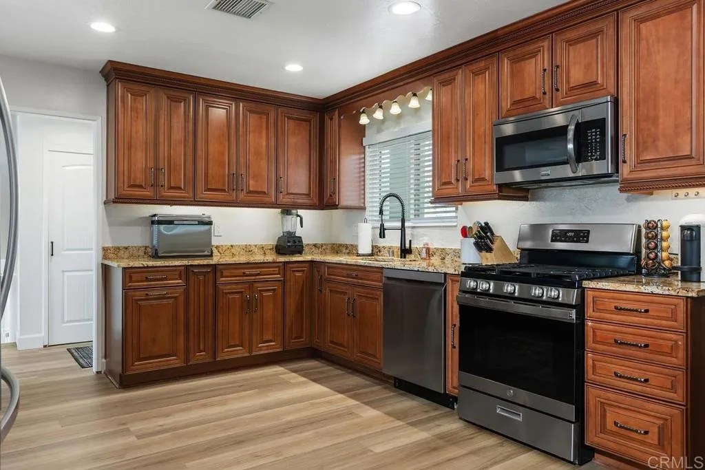 https://cdn.realtyfeed.com/cdn/127/306670182/897f697e3e46d170f8fcda666ec3221c.webp