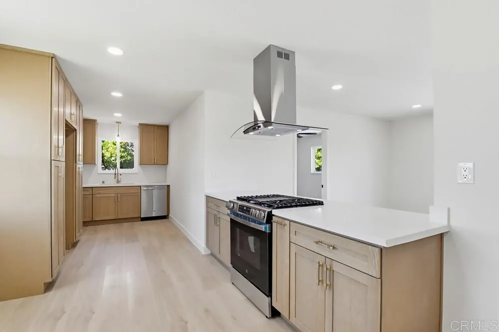 https://cdn.realtyfeed.com/cdn/127/306670188/eb27b9640065682b3b6fd066f8040941.webp