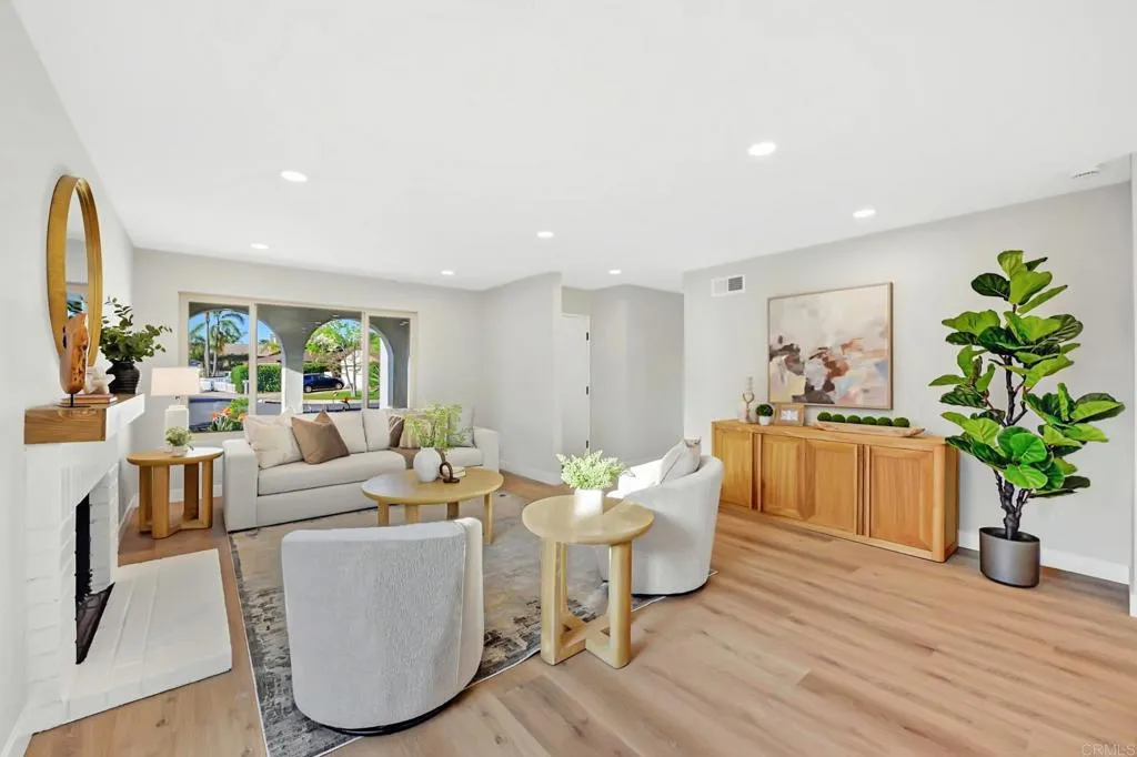 https://cdn.realtyfeed.com/cdn/127/306670221/660d2a972e9507c72d1f600519ada18c.webp