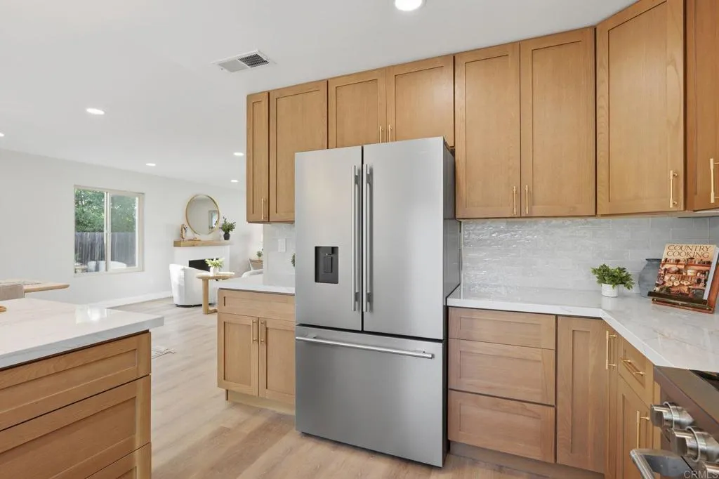 https://cdn.realtyfeed.com/cdn/127/306670221/7df30b2f9699ca1e71a8b637a7f5b9e2.webp