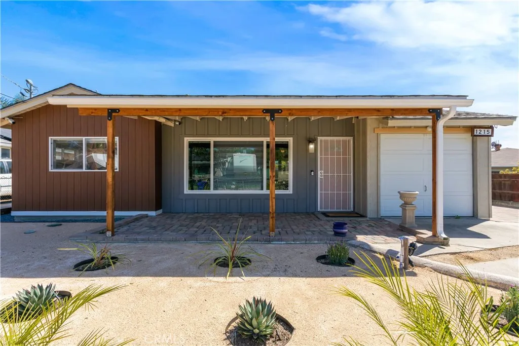 https://cdn.realtyfeed.com/cdn/127/306670223/2c28e5d7789e0ad82ba7e4b632e01eb2.webp