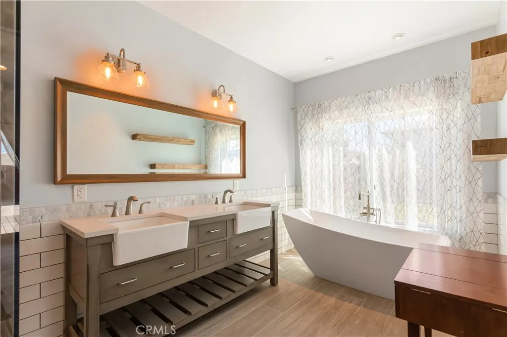 https://cdn.realtyfeed.com/cdn/127/306670223/39212d8d1228c67de7ff8739c3715dfd.webp
