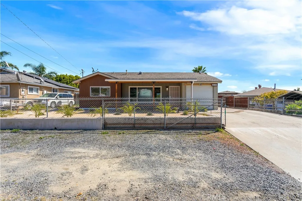 https://cdn.realtyfeed.com/cdn/127/306670223/7d049791feb07e13ea7161cb0f3858a6.webp