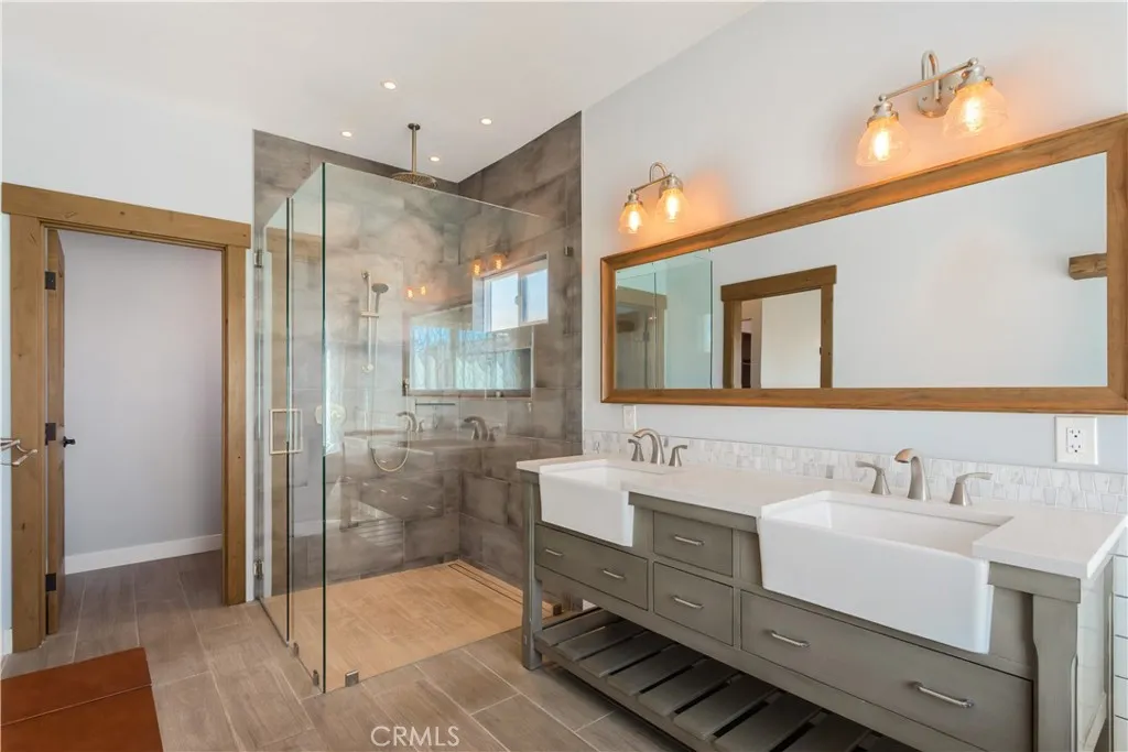 https://cdn.realtyfeed.com/cdn/127/306670223/8ee9eb97bc08574ac79177586416a2b7.webp