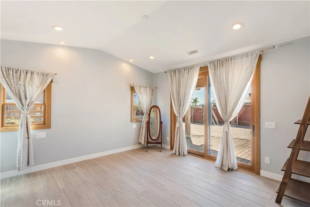 https://cdn.realtyfeed.com/cdn/127/306670223/bcedef5c2d90c56d9e9e3271eecb0e3a.webp