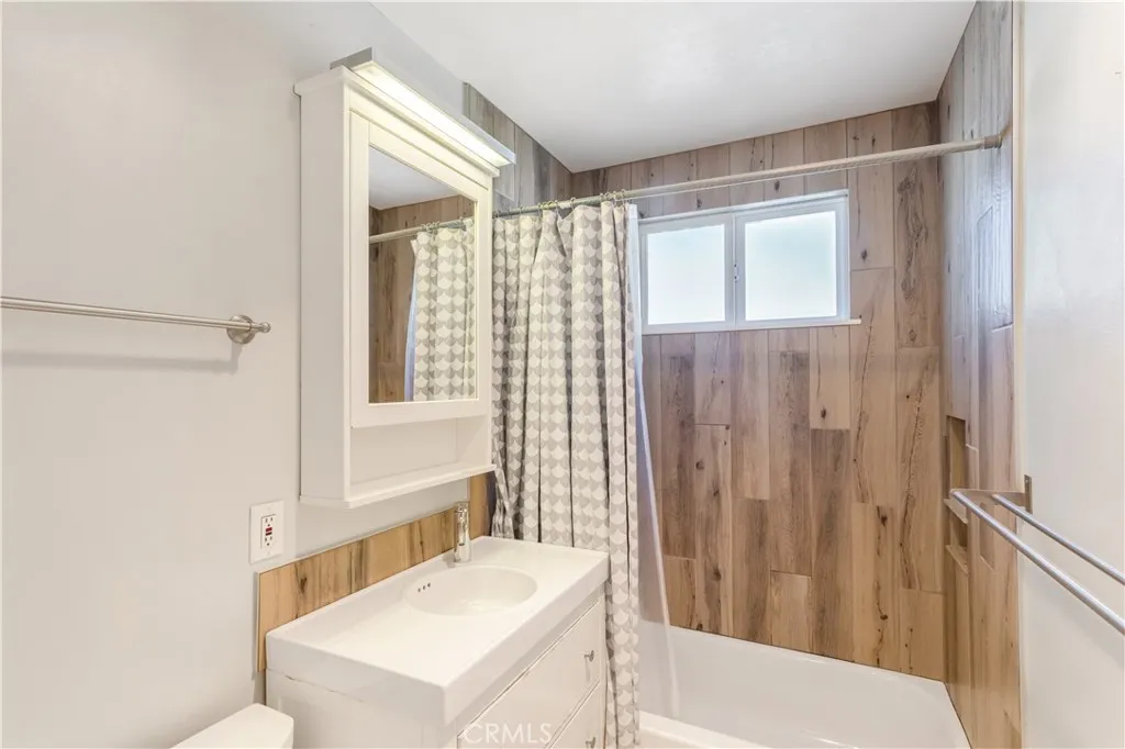 https://cdn.realtyfeed.com/cdn/127/306670223/fcaeb2287dde2857bf70ed74dc3b75b4.webp
