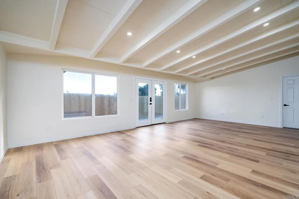 https://cdn.realtyfeed.com/cdn/127/306670231/26bcf779ad499a424c012bfe56ad3c51.webp