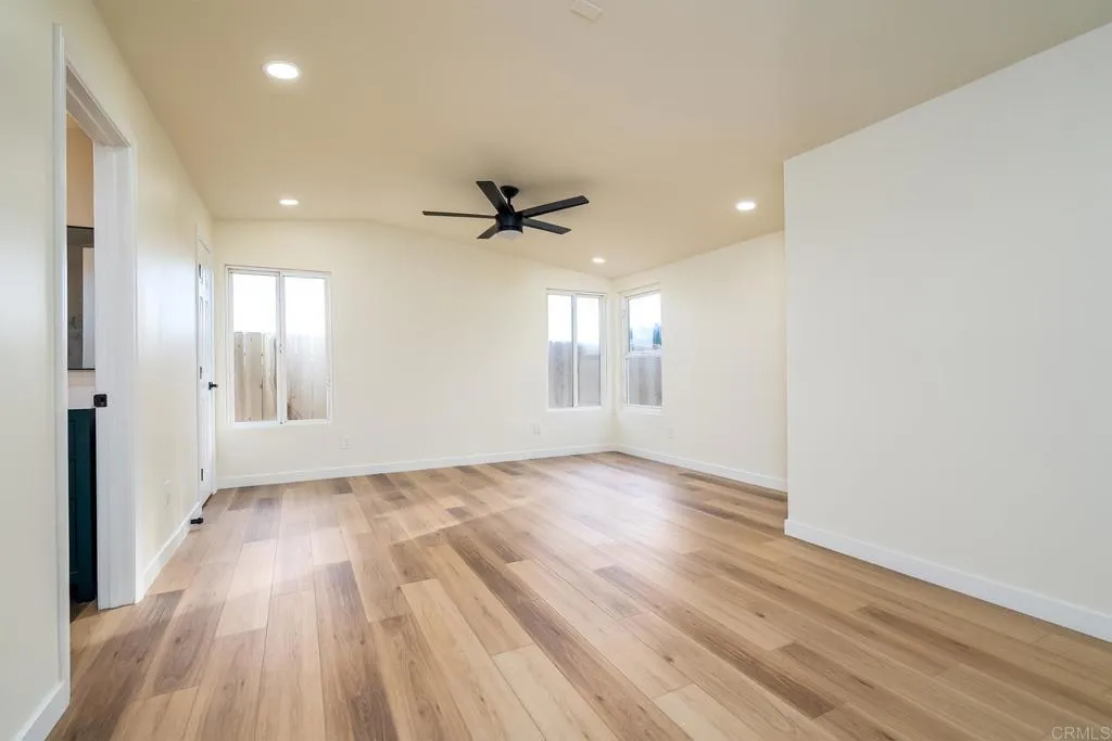 https://cdn.realtyfeed.com/cdn/127/306670231/afe240ae509a54908f686abdad87a887.webp