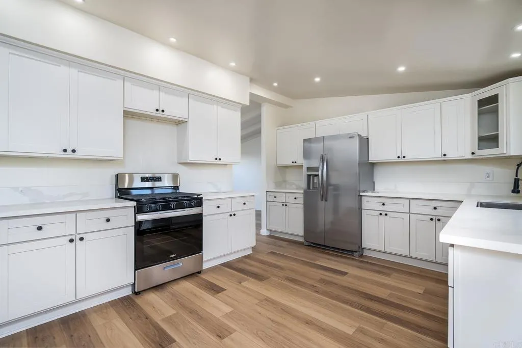 https://cdn.realtyfeed.com/cdn/127/306670231/b9456afd795ae0f3ceb1462303cab649.webp