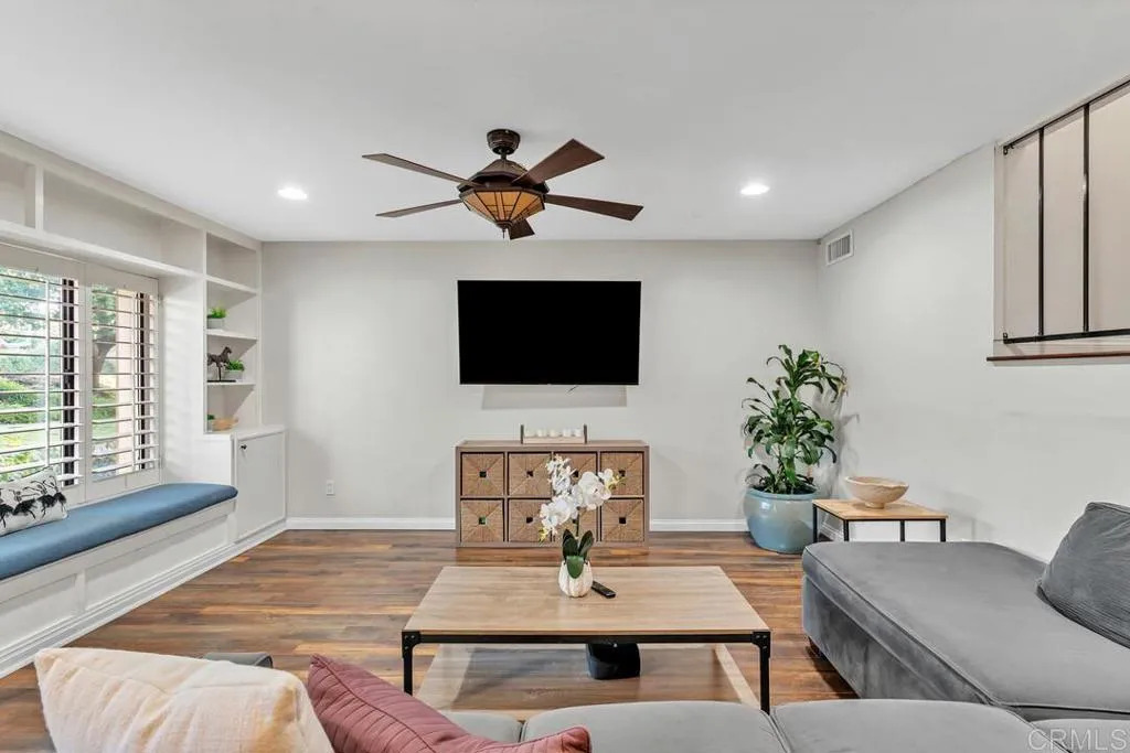 https://cdn.realtyfeed.com/cdn/127/306670277/61b914f3ef0fe3a058a443145075af77.webp